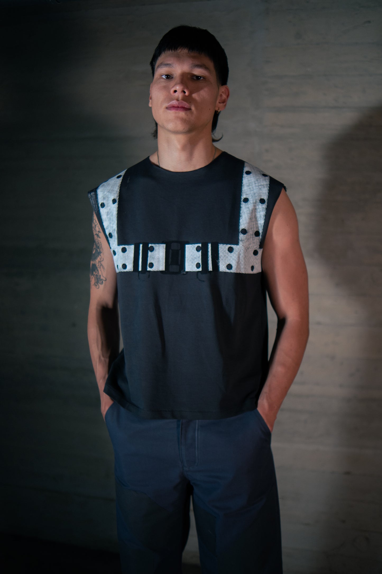 Sleeveless T-shirt