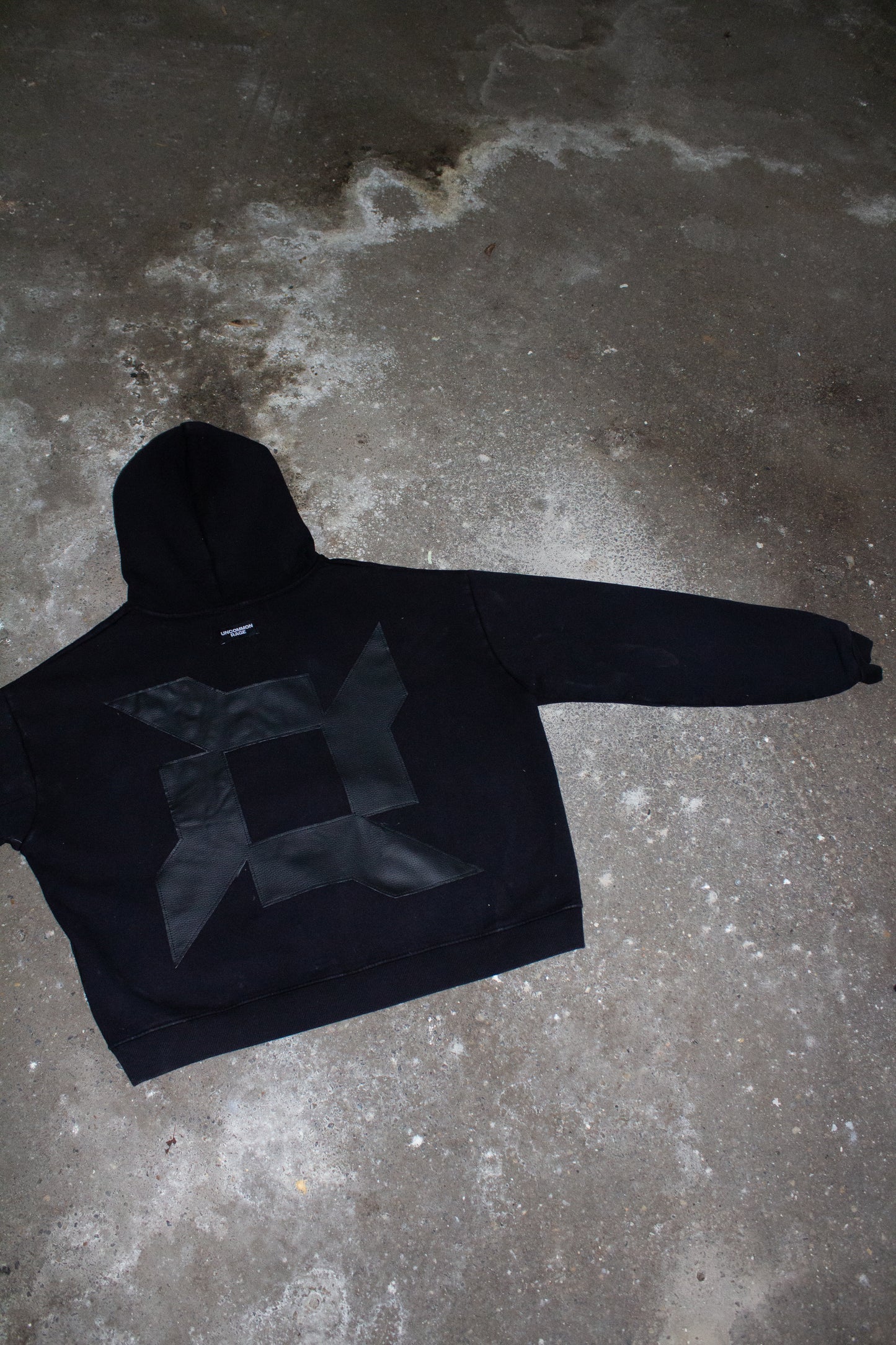 Cut-out hoodie