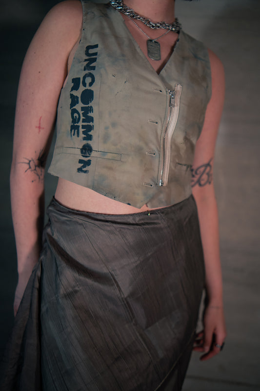 Sleeveless vest